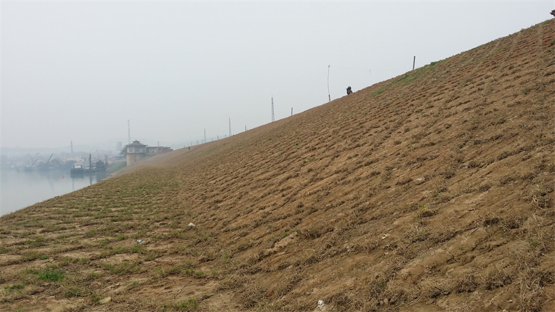 湖南小山建設(shè)有限公司,承接水利水電工程,承接河湖疏浚工程,機械設(shè)備租賃,建材銷售,小山建設(shè)