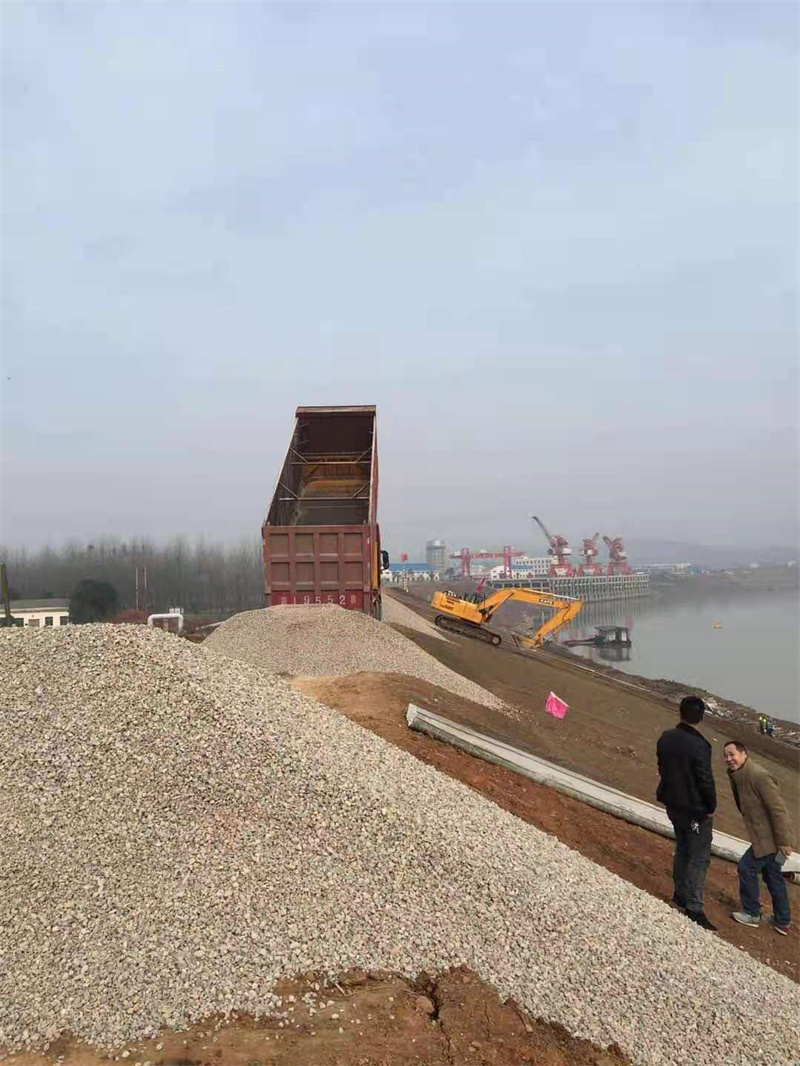 湖南小山建設(shè)有限公司,承接水利水電工程,承接河湖疏浚工程,機(jī)械設(shè)備租賃,建材銷售,小山建設(shè)